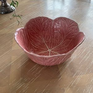 Bordallo Pinheiro large pink cabbage bowl